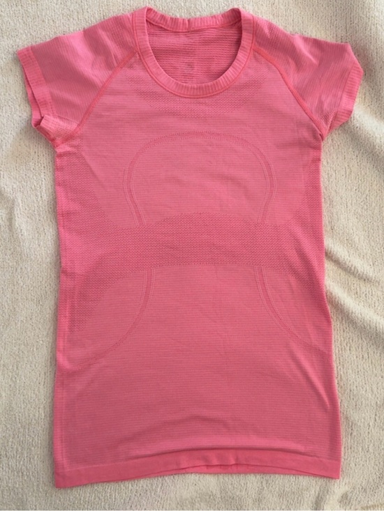 lululemon athletica Tops - Lululemon Swiftly